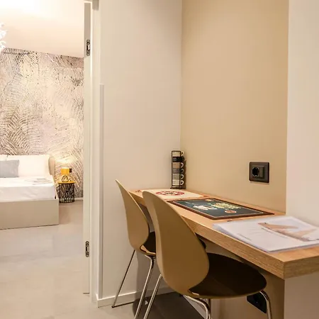 Апартаменты Indipendenza Lofts *
